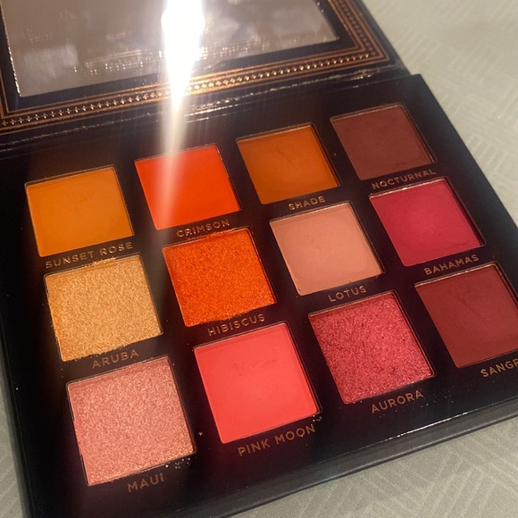 Ace Beaute Scarlet Dusk Eyeshadow Palette - Picture 2 of 4